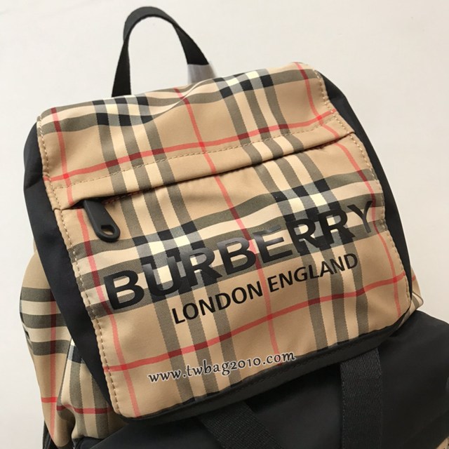 Burberry專門店新款實用型雙肩包 巴寶莉Vintage復古格紋尼龍男士雙肩包 yxb1446
